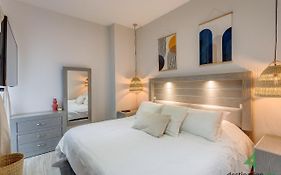 Charming Apartment With Pool, Gym, And Jacuzzi - Kansas 113